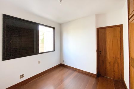 Apartamento à venda com 170m², 4 quartos e 2 vagasQuarto 4