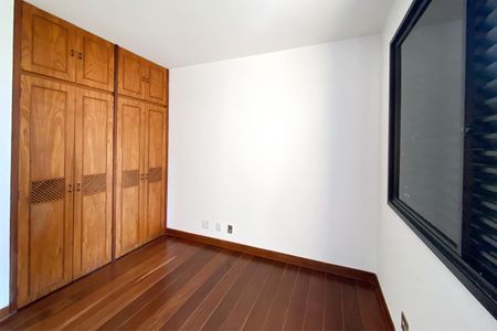 Apartamento à venda com 170m², 4 quartos e 2 vagasQuarto 2