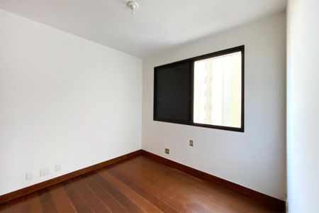 Apartamento à venda com 170m², 4 quartos e 2 vagasQuarto 4