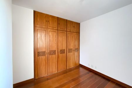 Apartamento à venda com 170m², 4 quartos e 2 vagasQuarto 4