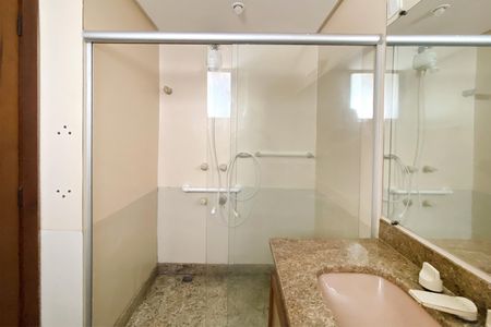 Apartamento à venda com 170m², 4 quartos e 2 vagasBanheiro da Suíte 1