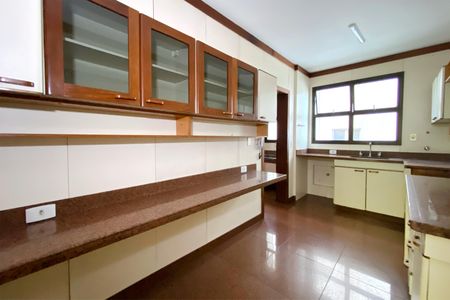 Apartamento à venda com 170m², 4 quartos e 2 vagasCozinha