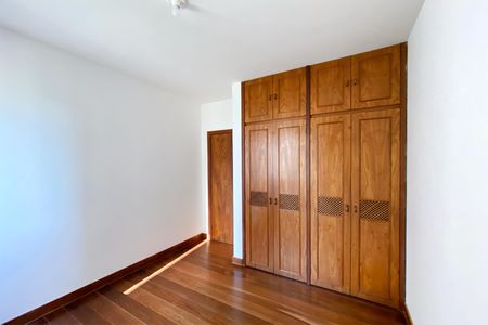 Apartamento à venda com 170m², 4 quartos e 2 vagasQuarto 2