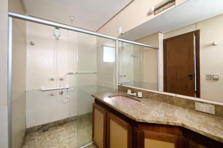 Apartamento à venda com 170m², 4 quartos e 2 vagasBanheiro da Suíte 1