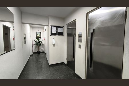 Apartamento para alugar com 44m², 1 quarto e sem vagaElevadores