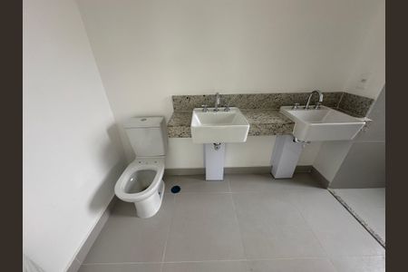 Apartamento à venda com 107m², 2 quartos e 2 vagasBanheiro da Suíte 2