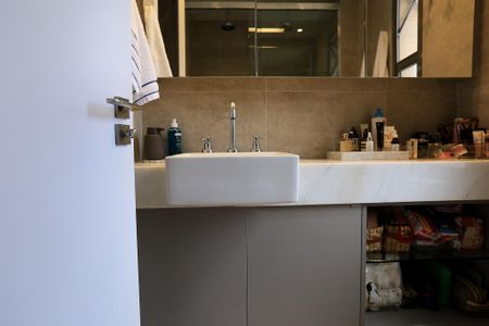 Apartamento à venda com 166m², 2 quartos e 3 vagasBanheiro da Suíte