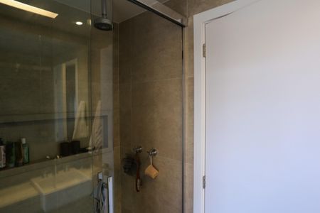 Apartamento à venda com 166m², 2 quartos e 3 vagasBanheiro da Suíte