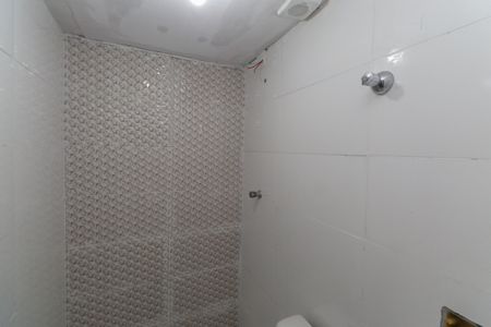 Banheiro de apartamento à venda com 2 quartos, 38m² em Parque Edu Chaves, São Paulo