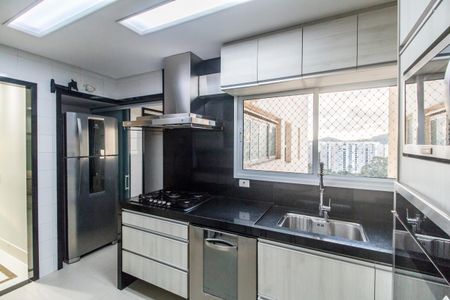 Apartamento para alugar com 132m², 2 quartos e 2 vagasCozinha