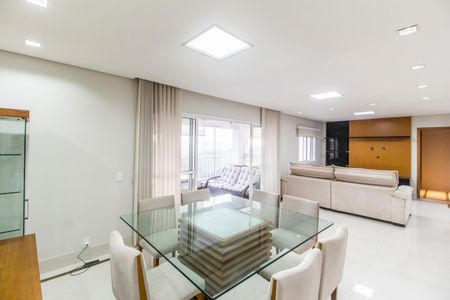 Sala  de apartamento para alugar com 2 quartos, 132m² em Centro Empresarial Tamboré, Santana de Parnaíba