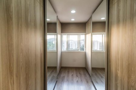 Apartamento para alugar com 132m², 2 quartos e 2 vagasCloset da suíte
