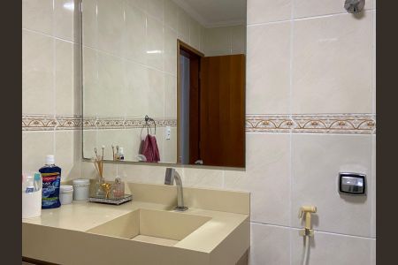 Casa à venda com 280m², 3 quartos e 3 vagasBanheiro da Suíte 2