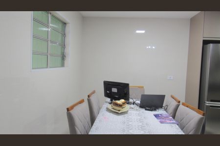 Casa à venda com 280m², 3 quartos e 3 vagasSala