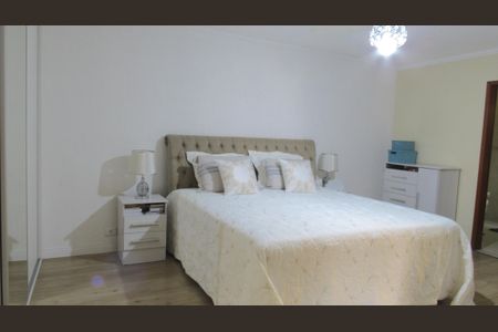 Casa à venda com 280m², 3 quartos e 3 vagasSuíte 2