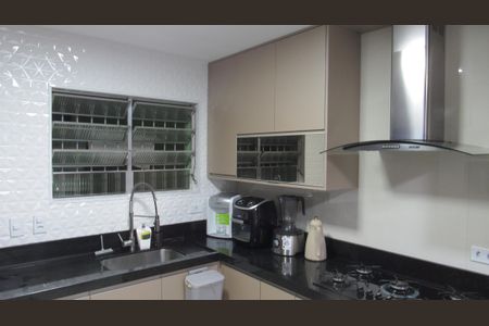 Casa à venda com 280m², 3 quartos e 3 vagasCozinha