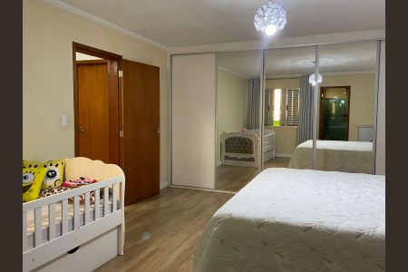 Casa à venda com 280m², 3 quartos e 3 vagasSuíte 2