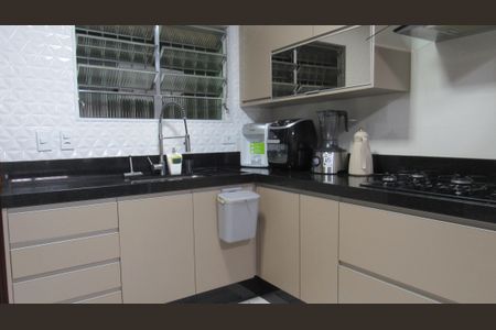 Casa à venda com 280m², 3 quartos e 3 vagasCozinha