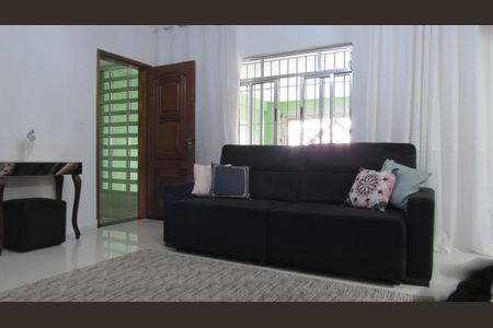 Casa à venda com 280m², 3 quartos e 3 vagasSala