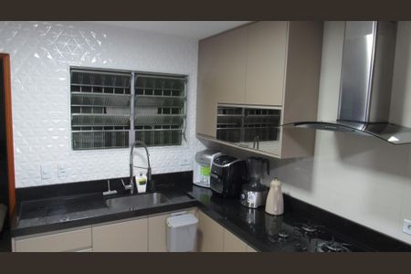Casa à venda com 280m², 3 quartos e 3 vagasCozinha
