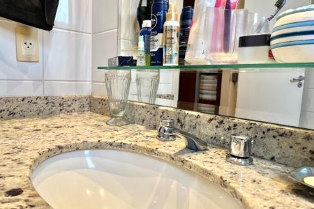 Apartamento para alugar com 173m², 3 quartos e 3 vagas Apartamento para alugar com 173m², 3 quartos e 3 vagasBanheiro da Suíte 2