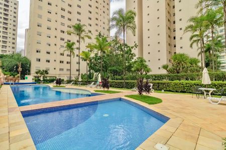 Apartamento para alugar com 173m², 3 quartos e 3 vagas Apartamento para alugar com 173m², 3 quartos e 3 vagasÁrea comum - Piscina