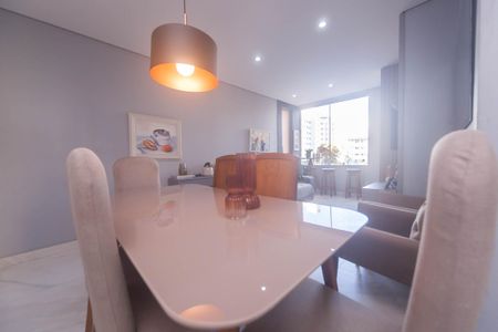 Apartamento à venda com 68m², 2 quartos e 1 vagaSala de Jantar