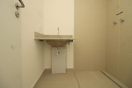 Banheiro de kitnet/studio para alugar com 1 quarto, 28m² em Sacomã, São Paulo