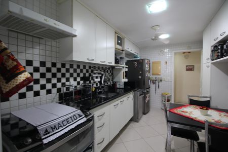 Apartamento à venda com 240m², 4 quartos e 2 vagasCozinha