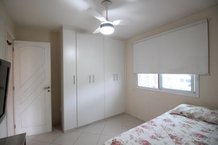 Apartamento à venda com 240m², 4 quartos e 2 vagasQuarto 2
