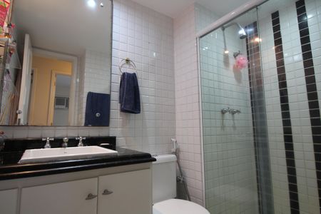 Apartamento à venda com 240m², 4 quartos e 2 vagasBanheiro Social