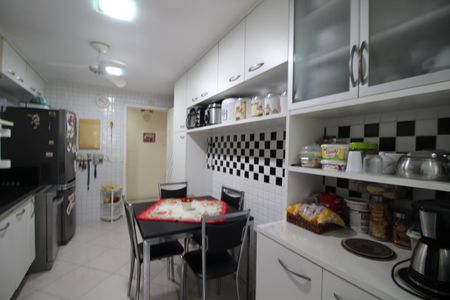 Apartamento à venda com 240m², 4 quartos e 2 vagasCozinha