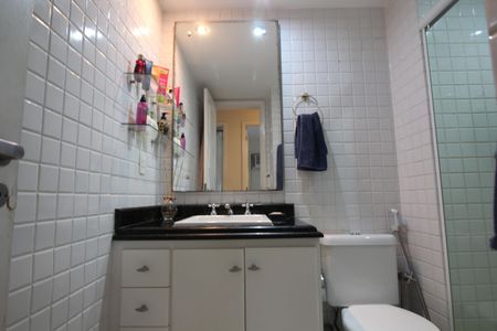 Apartamento à venda com 240m², 4 quartos e 2 vagasBanheiro Social