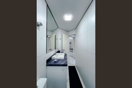 Apartamento à venda com 52m², 1 quarto e 2 vagasBanheiro da Suíte