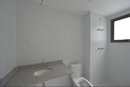 Apartamento à venda com 169m², 3 quartos e 4 vagasBanheiro da Suíte 2