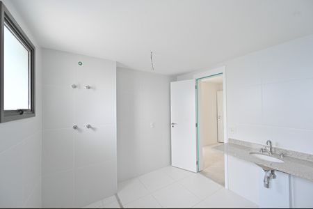 Apartamento à venda com 169m², 3 quartos e 4 vagasBanheiro da Suíte 1
