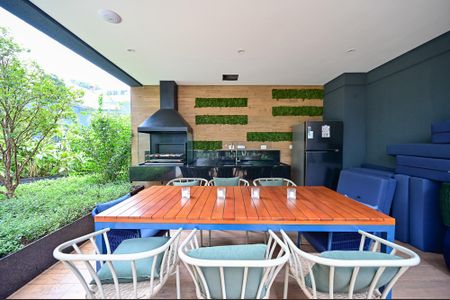 Apartamento à venda com 169m², 3 quartos e 4 vagas Apartamento à venda com 169m², 3 quartos e 4 vagasChurrasqueria