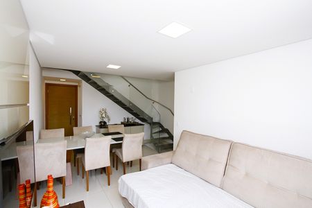 Apartamento à venda com 120m², 2 quartos e 3 vagasSala