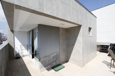 Apartamento à venda com 120m², 2 quartos e 3 vagasCobertura