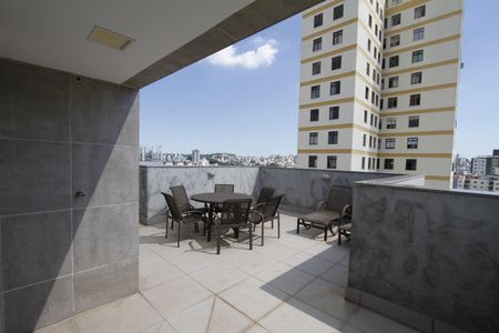 Apartamento à venda com 120m², 2 quartos e 3 vagasCobertura