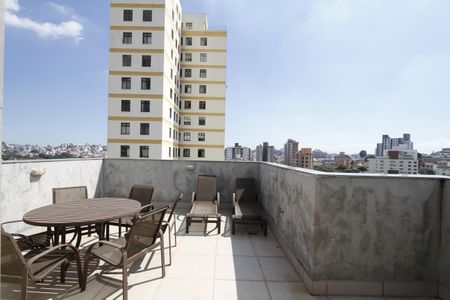 Apartamento à venda com 120m², 2 quartos e 3 vagasCobertura