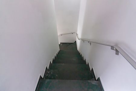 Casa para alugar com 300m², 6 quartos e 3 vagasEscada