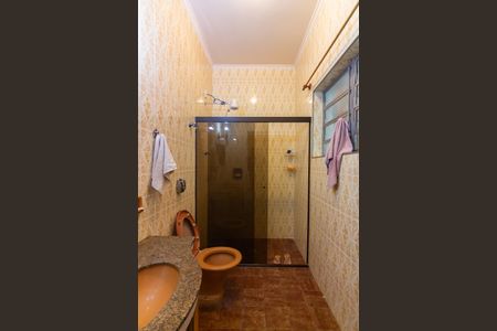 Casa para alugar com 300m², 6 quartos e 3 vagasBanheiro 1