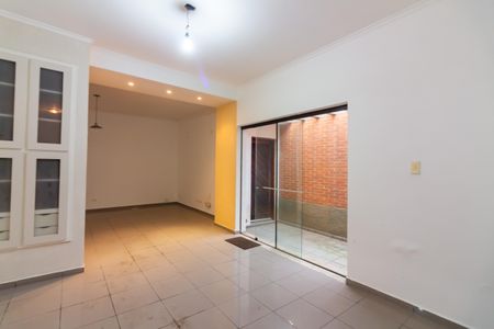 Sala  de casa para alugar com 6 quartos, 300m² em Vila Yara, Osasco