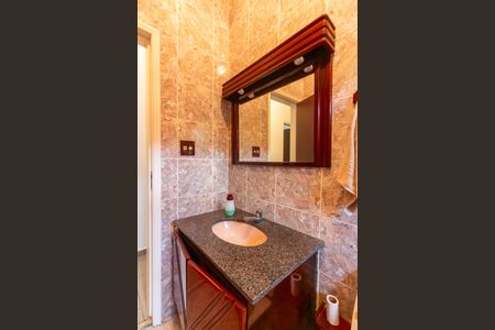 Casa para alugar com 300m², 6 quartos e 3 vagasBanheiro 2