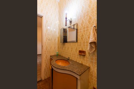 Casa para alugar com 300m², 6 quartos e 3 vagasBanheiro 1