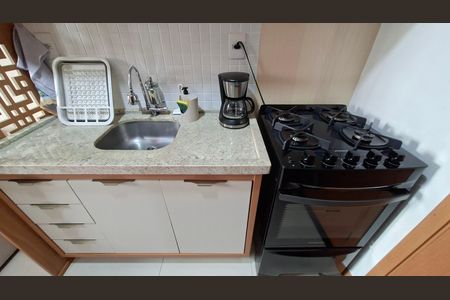 Cozinha  de kitnet/studio para alugar com 1 quarto, 25m² em Amaralina, Salvador