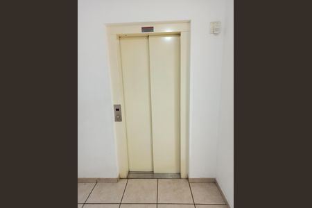 Apartamento para alugar com 51m², 2 quartos e 1 vaga Apartamento para alugar com 51m², 2 quartos e 1 vagaHall Elevador