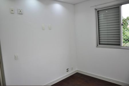 Apartamento para alugar com 51m², 2 quartos e 1 vaga Apartamento para alugar com 51m², 2 quartos e 1 vagaDetalhe - Quarto 02