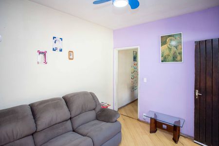 Sala de TV de casa à venda com 2 quartos, 134m² em Canhema, Diadema